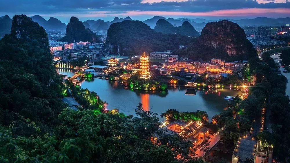 八桂大地，广西的美丽画卷